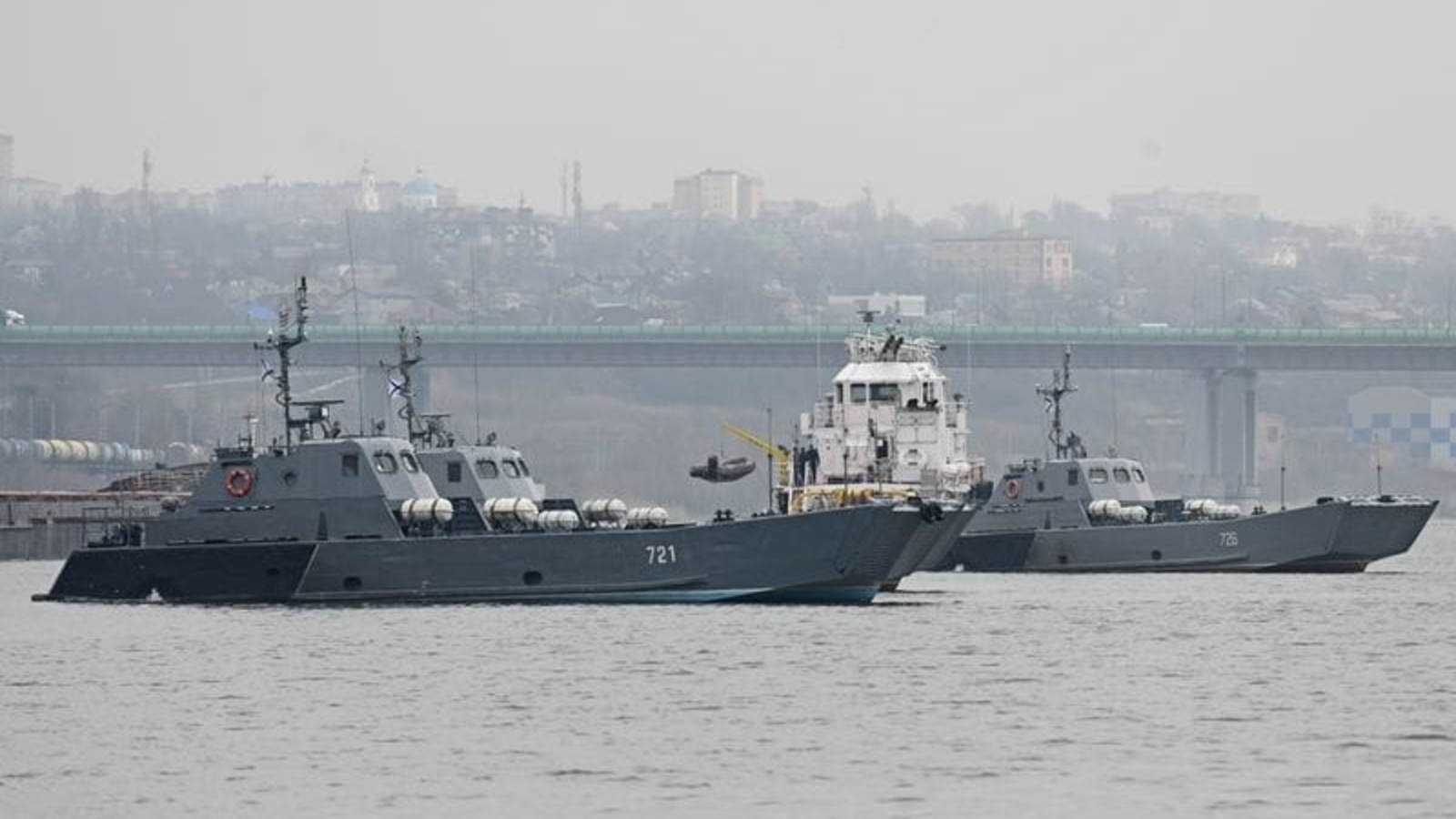 Russia Beefs Up Warship Presence In Black Sea As Ukraine Tensions ...