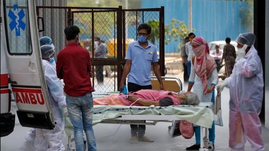 File photo: A patient lies in a bed as she is being shifted to a hospital for treatment amidst the spread of the coronavirus disease (COVID-19). (REUTERS) File photo: A patient lies in a bed as she is being shifted to a hospital for treatment amidst the spread of the coronavirus disease (COVID-19). (REUTERS)