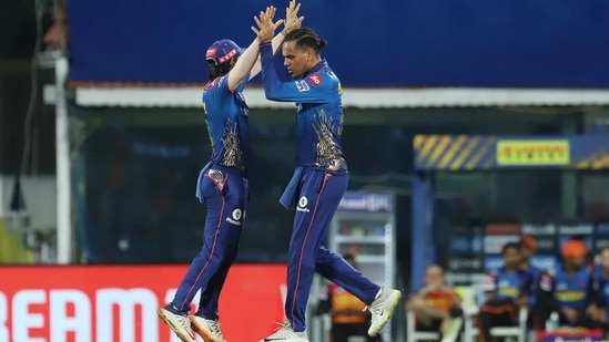 SRH kept losing wickets are regular intervals, fell short of target. (IPL)