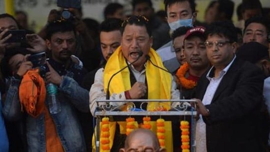 Bimal Gurung, leader of the Gorkha Janmukti Morcha (GJM).(AFP PHOTO.) Bimal Gurung, leader of the Gorkha Janmukti Morcha (GJM).(AFP PHOTO.)