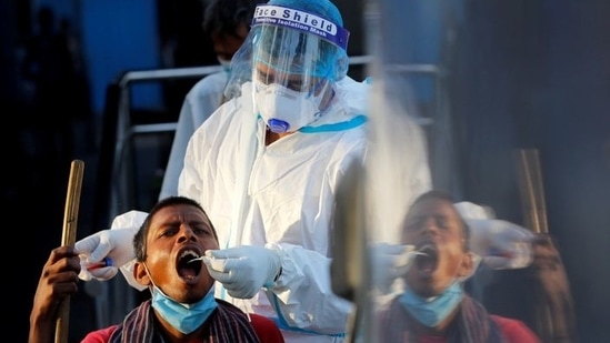 Delhi, on Saturday, recorded 24,375 fresh Covid-19 cases and 167 deaths in one day. REUTERS/Adnan Abidi/File Photo (REUTERS)