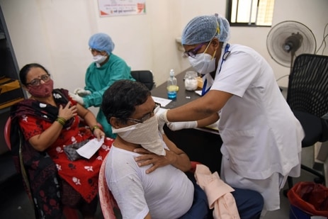 Beneficiaries get vaccinated against Covid-19 at NMMC Hospital Turbhe Gaon in Navi Mumbai. (Bachchan Kumar/ HT PHOTO) Beneficiaries get vaccinated against Covid-19 at NMMC Hospital Turbhe Gaon in Navi Mumbai. (Bachchan Kumar/ HT PHOTO)