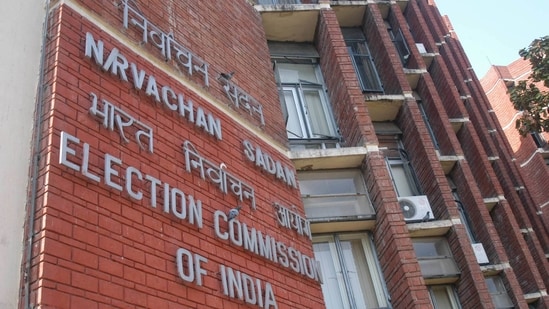Election Commission of India imposed a 24-hour campaign ban on BJP leader Sayantan Basu and TMC's Sujata Mondal.(Arvind Yadav/HT File Photos)