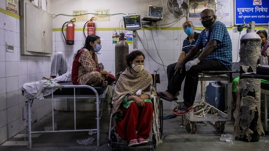 Patients suffering from the coronavirus disease (Covid-19) at the casualty ward in Lok Nayak Jai Prakash (LNJP) hospital, amidst the spread of the disease in New Delhi on April 15. There have been now seven consecutive weeks of increasing Covid-19 cases and four weeks of increasing deaths globally, Tedros Adhanom Ghebreyesus, director-general of the World Health Organization, said last week at a health briefing. (Danish Siddiqui / REUTERS)