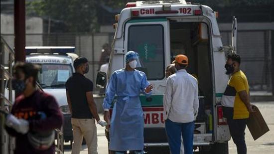Alok Kumar, joint commissioner of police (eastern range), said that the decision to open the carriageway was taken to facilitate the movement of ambulances, particularly those catering to Covid-19 patients. (HT PHOTO.) Alok Kumar, joint commissioner of police (eastern range), said that the decision to open the carriageway was taken to facilitate the movement of ambulances, particularly those catering to Covid-19 patients. (HT PHOTO.)