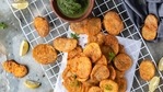 Farali Aaloo Bhajiya(Chef Sanjyot Keer) Farali Aaloo Bhajiya(Chef Sanjyot Keer)