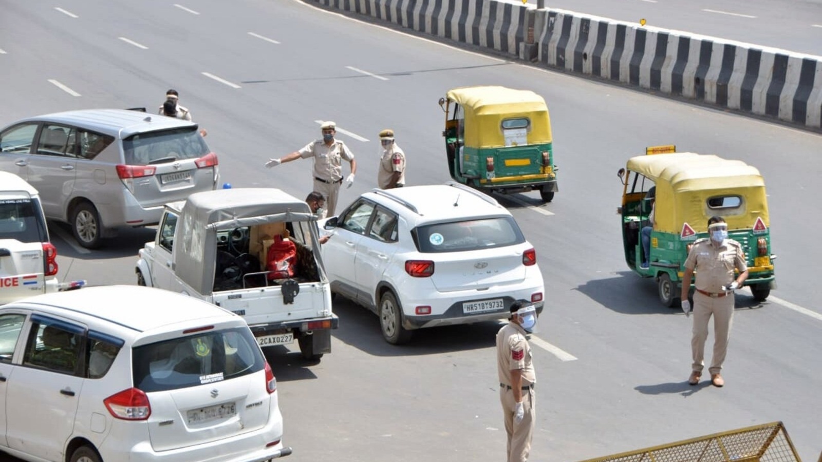 Covid 19 Lockdown In Delhi From Tonight Here S What Remains Exempt Latest News Delhi Hindustan Times