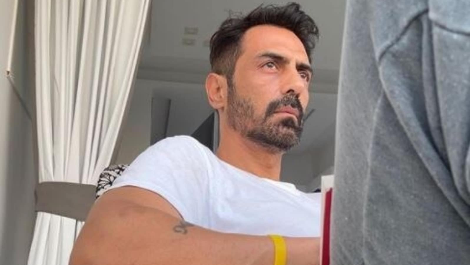 Arjun Rampal shares glimpse of his quarantine life with fans: 'All of you out there stay smart, stay safe' - Hindustan Times
