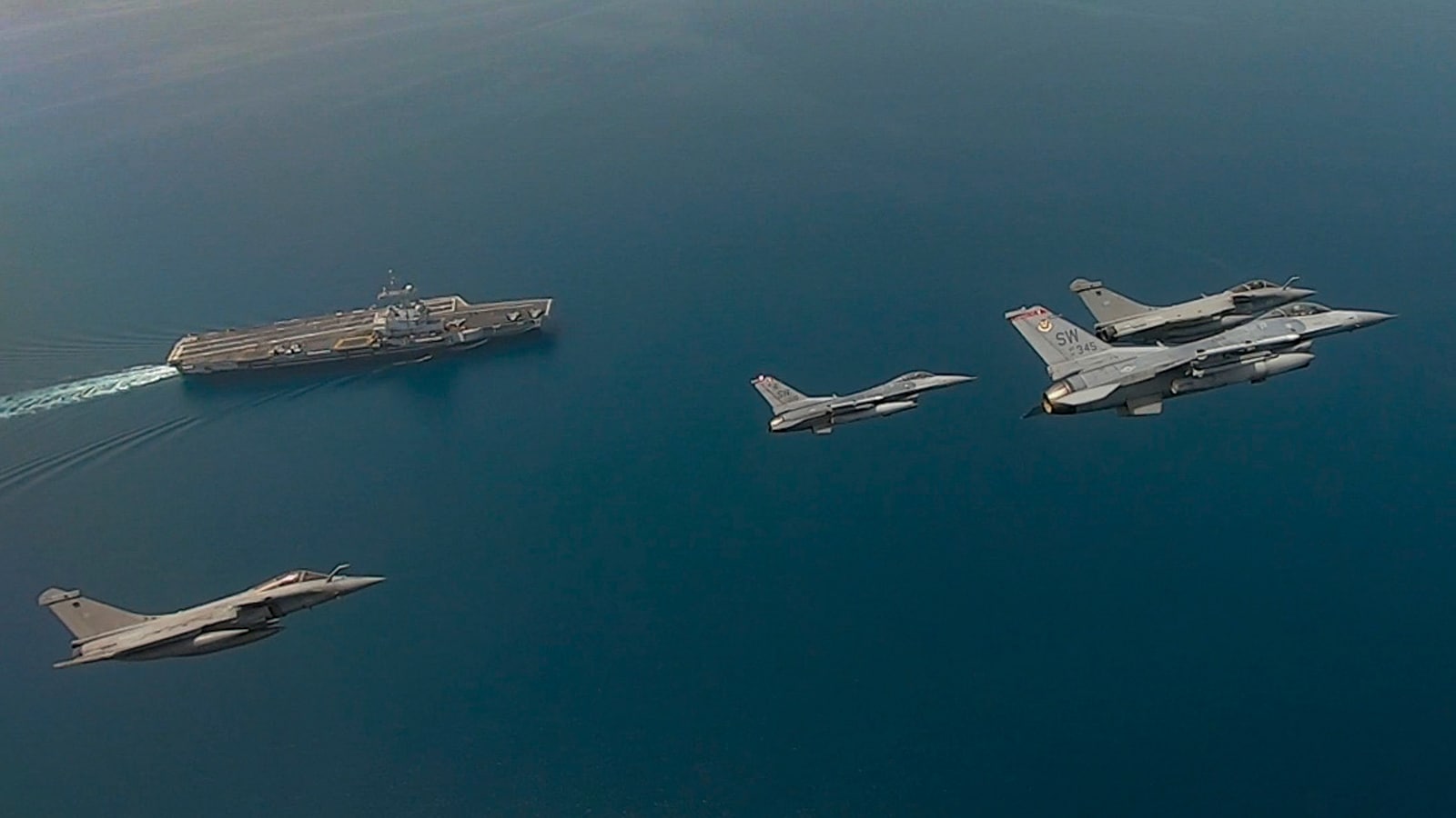 Photo of L’Inde, la France et les Émirats arabes unis testent leurs compétences de combat dans l’exercice naval Varuna de dimanche