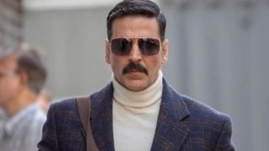 Akshay Kumar tested positive while working on his upcoming film, Ram Setu. As a precautionary measure, he had been hospitalised. In mid-April, Twinkle Khanna revealed he had recovered. Akshay Kumar tested positive while working on his upcoming film, Ram Setu. As a precautionary measure, he had been hospitalised. In mid-April, Twinkle Khanna revealed he had recovered.