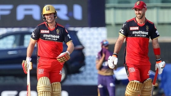 AB de Villiers (L) and Glenn Maxwell (R) during RCB vs KKR match in Chennai (IPL)