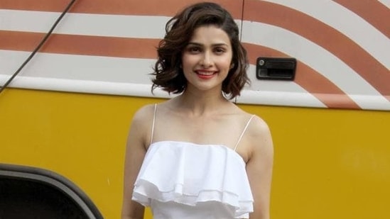 Prachi Desai looks poses for the paparazzi.(Yogen Shah/HT)