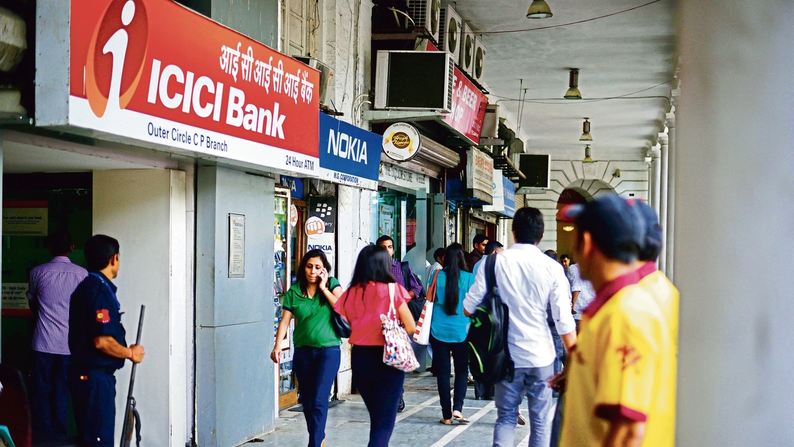 IPO boom prompts ICICI to hire more investment bankers