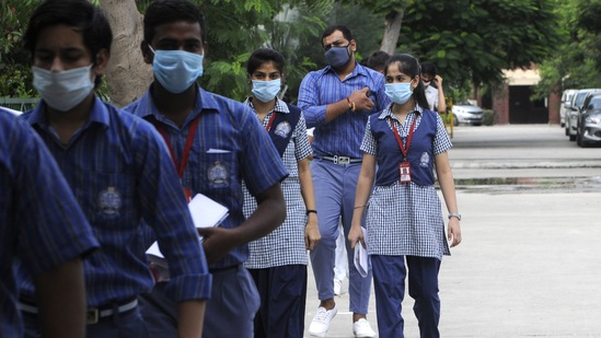 Representational: The Delhi government has advanced summer vacations this year by 15 days in view of Covid-19 cases and fatalities spiralling out of control. (HT Archive) Representational: The Delhi government has advanced summer vacations this year by 15 days in view of Covid-19 cases and fatalities spiralling out of control. (HT Archive)
