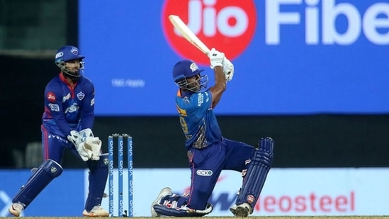 MI kept losing wickets, but Jayant Yadav provide late fireworks.(IPL)