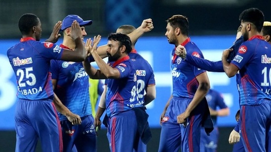 Amit Mishra picked 4/24 as DC restrict MI to 137/8 in 20 overs.(IPL)