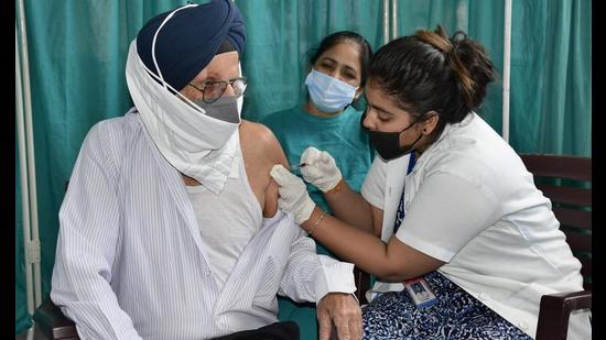As per sources, the department currently has a total of 15,000 vials (Covishield and Covaxin) in its stock. (HT FILE)