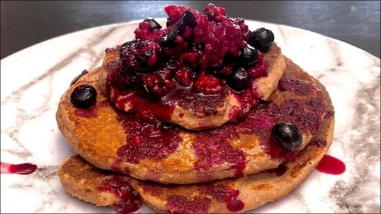 Recipe: Pep up your drooping Tuesday mood with drool-worthy protein pancakes(Instagram/angelranaeee)