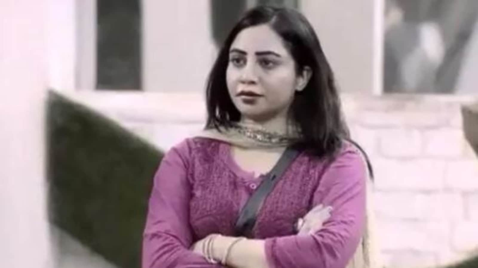 Actor Arshi Khan tests positive for Covid-19, shares post