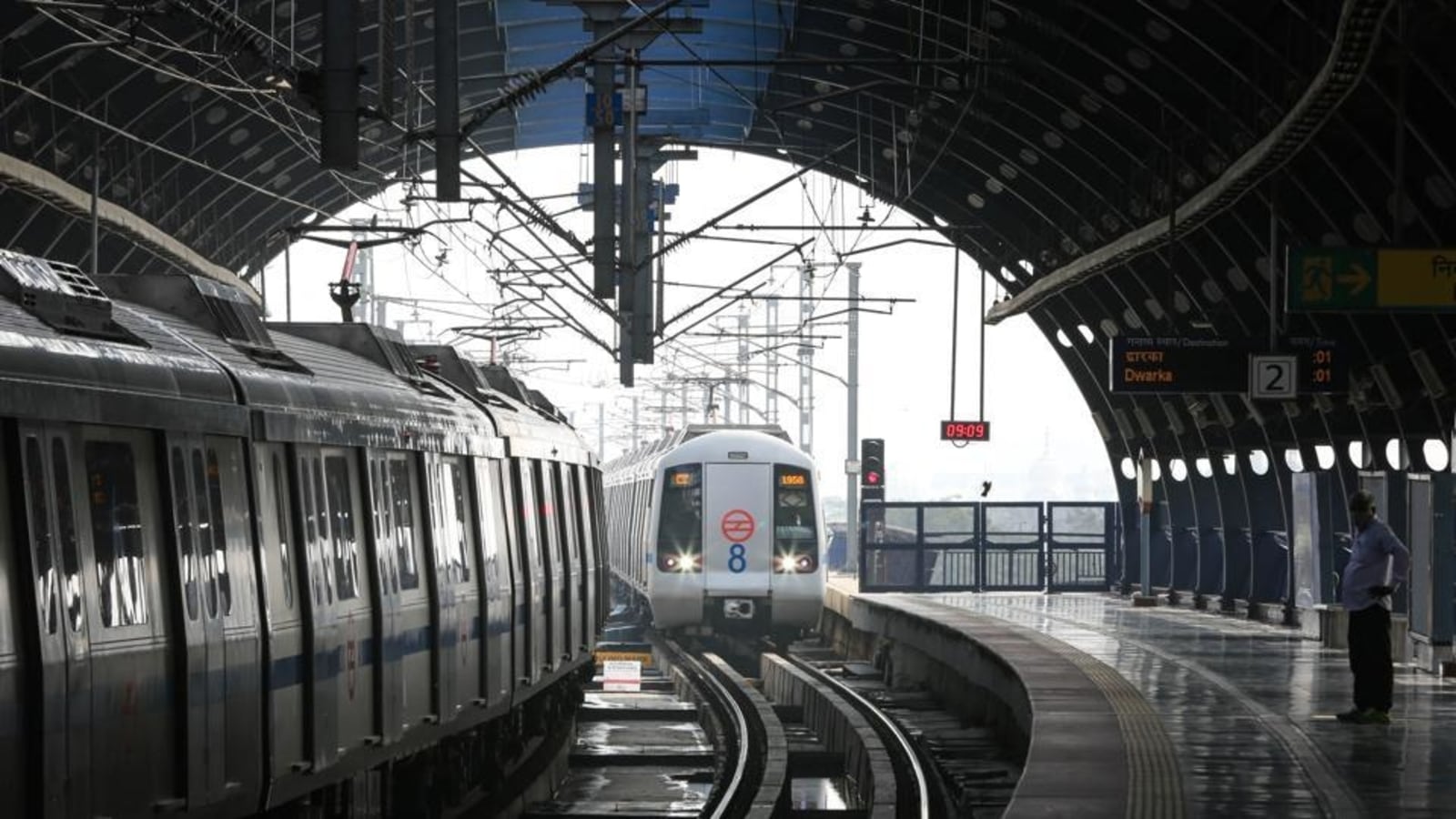 Metro Trains Every 15 Minutes During Lockdown Latest News Delhi Hindustan Times