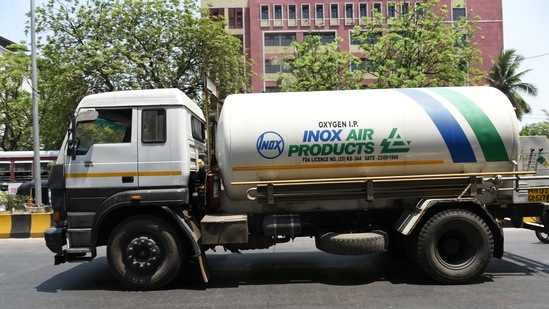 A truck transporting oxygen at Vashi in Navi Mumbai. (Bachchan Kumar/ HT PHOTO)