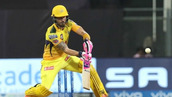 Chennai Super Kings posted 220/3 in 20 overs. (IPL)