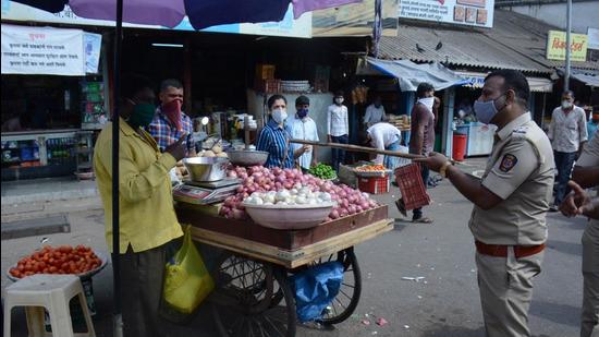 Thane police shut down markets in the district at 11 am on Wednesday citing Maharashtra government orders. Thane police shut down markets in the district at 11 am on Wednesday citing Maharashtra government orders.