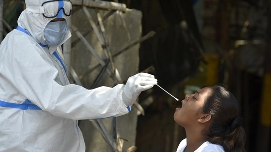The state capital Mumbai however continued to report less than 8,000 cases on Wednesday at 7,654 and the total cases in the city have climbed to 601,713. (File Photo) The state capital Mumbai however continued to report less than 8,000 cases on Wednesday at 7,654 and the total cases in the city have climbed to 601,713. (File Photo)