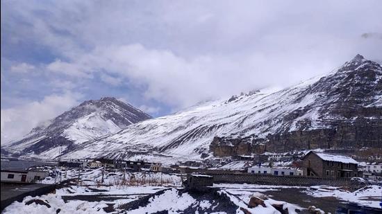 Kaza town in the Lahaul and Spiti district of Himachal Pradesh after fresh snowfall on Wednesday. (HT Photo)