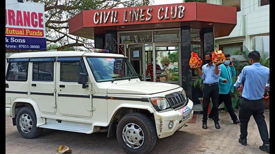 Police on Wednesday raided the elite Civil Lines Club in Bathinda where a pre-wedding function was being organised in violation of the Covid guidelines. Though no penalty was imposed for the violation, six members of the bride and groom’s families and two club officials were arrested, the police said. (Sanjeev Kumar/HT) Police on Wednesday raided the elite Civil Lines Club in Bathinda where a pre-wedding function was being organised in violation of the Covid guidelines. Though no penalty was imposed for the violation, six members of the bride and groom’s families and two club officials were arrested, the police said. (Sanjeev Kumar/HT)