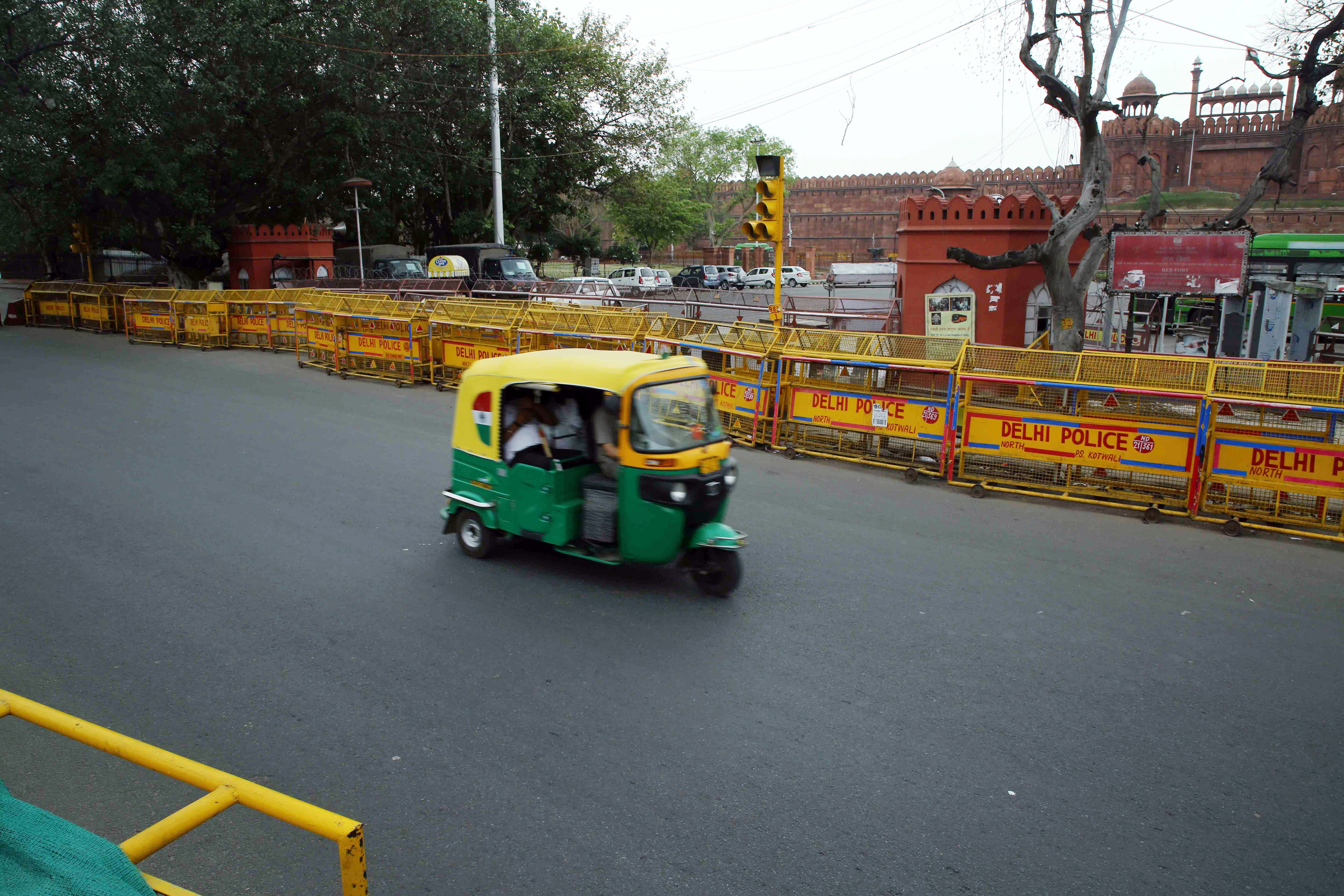 A deserted view of a road during week-long lockdown near Red Fort, in New Delhi on Tuesday. (ANI Photo) A deserted view of a road during week-long lockdown near Red Fort, in New Delhi on Tuesday. (ANI Photo)