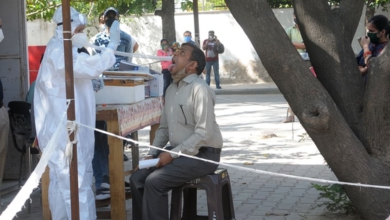 Till Thursday night, 16,257,091 people are confirmed to have been infected with the disease in the country, of which 186,948 lost their lives.(Ravi Kumar/HT Photo) Till Thursday night, 16,257,091 people are confirmed to have been infected with the disease in the country, of which 186,948 lost their lives.(Ravi Kumar/HT Photo)