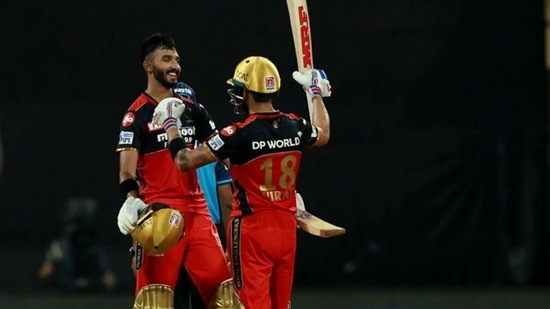 Virat Kohli celebrates Devdutt Padikkal's maiden IPL hundred in IPL 2021 match no. 16 against Rajasthan Royals(IPL)
