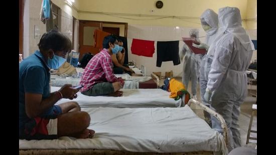In Chandigarh, PGIMER, GMCH-32, GMCH-48 and GMSH-16 have 676 Covid beds, of which 504 are occupied. (HT File Photo) In Chandigarh, PGIMER, GMCH-32, GMCH-48 and GMSH-16 have 676 Covid beds, of which 504 are occupied. (HT File Photo)