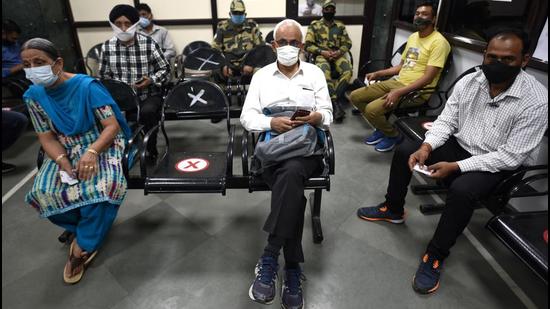 The strain B.1.617 was detected in passengers who landed at the Dibrugarh airport. Assam had earlier recorded the UK variant of the virus. (HT PHOTO.) The strain B.1.617 was detected in passengers who landed at the Dibrugarh airport. Assam had earlier recorded the UK variant of the virus. (HT PHOTO.)