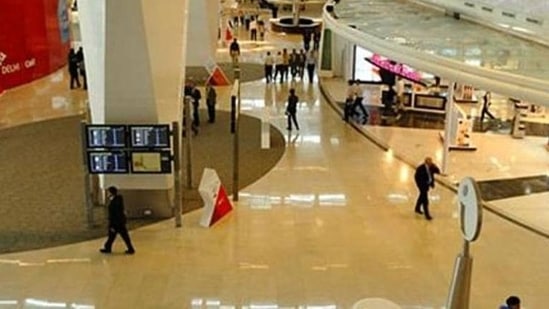 The UAE is the latest to impose strict travel restrictions on India this week due to Covid-19.(AP ) The UAE is the latest to impose strict travel restrictions on India this week due to Covid-19.(AP )