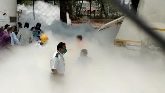 A day after the tragedy, the district and civic administration completely restored the oxygen supply to ensure there is no impact on the flow of patients at Zakir Hussain hospital. (HT Photo) A day after the tragedy, the district and civic administration completely restored the oxygen supply to ensure there is no impact on the flow of patients at Zakir Hussain hospital. (HT Photo)