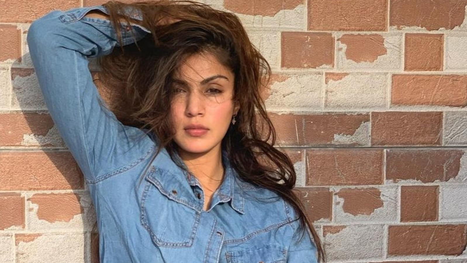 Rhea Chakraborty opens up DMs to offer help amid second wave of Covid-19: ‘Tough times call for unity’