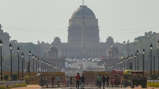 The weather stations at Najafgarh, Narela, Pitampura and Pusa recorded maximum temperatures of 41.8 degrees Celsius, 41.7 degrees Celsius, 41.6 degrees Celsius, and 41.5 degrees Celsius, the IMD said. (Amal KS/HT PHOTO) The weather stations at Najafgarh, Narela, Pitampura and Pusa recorded maximum temperatures of 41.8 degrees Celsius, 41.7 degrees Celsius, 41.6 degrees Celsius, and 41.5 degrees Celsius, the IMD said. (Amal KS/HT PHOTO)