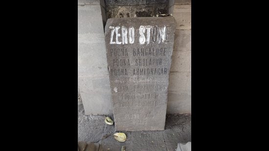 The Zero Stone before it was restored. About 80 such Zero Stones were installed across India, all of them outside General Post Offices or GPOs. Many have been lost or buried. (Anmol Dhawan) The Zero Stone before it was restored. About 80 such Zero Stones were installed across India, all of them outside General Post Offices or GPOs. Many have been lost or buried. (Anmol Dhawan)