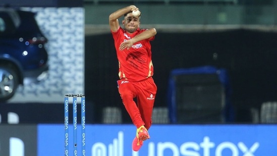 Ravi Bishnoi, playing his first match, picked up 2/21 from four overs as Punjab Kings restricted Mumbai Indians to 131/6(IPL/Twitter)