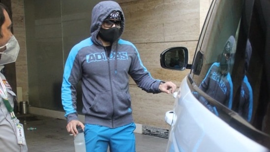 Emraan Hashmi spotted outside the gym in Bandra. He will be seen next in Chehre.(Varinder Chawla)
