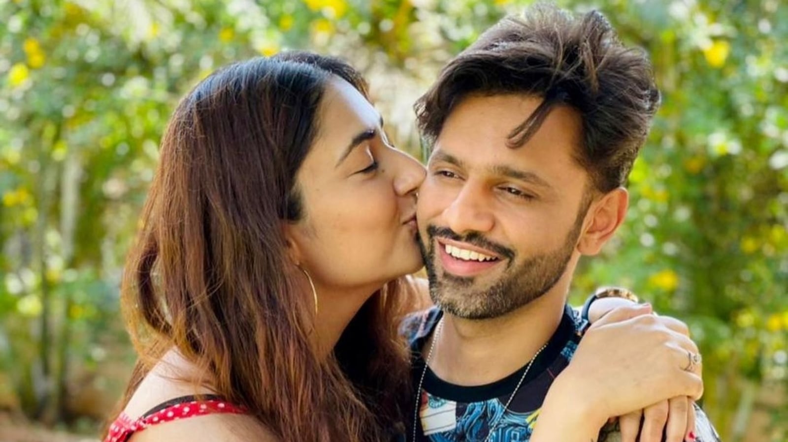Rothi Reddy Rohit Reddy scares Disha Parmar during her romantic moment with Rahul ...
