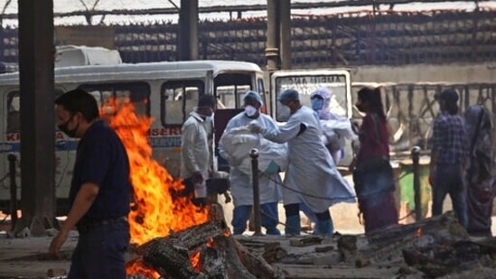 The study said that its worst-case scenario projects around 729,000 coronavirus disease-caused deaths on August 1, 2021.(AP) The study said that its worst-case scenario projects around 729,000 coronavirus disease-caused deaths on August 1, 2021.(AP)