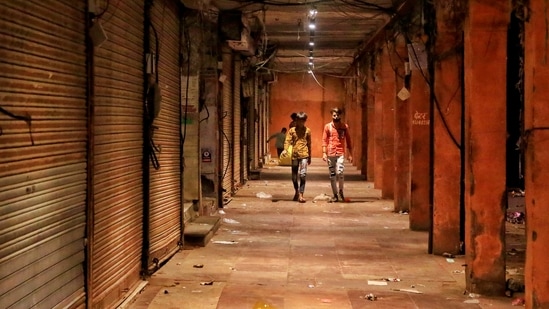 The night curfew will be in place from 10pm to 5am, the Chief Minister's Office (CMO) said.(PTI | Representational image) The night curfew will be in place from 10pm to 5am, the Chief Minister's Office (CMO) said.(PTI | Representational image)