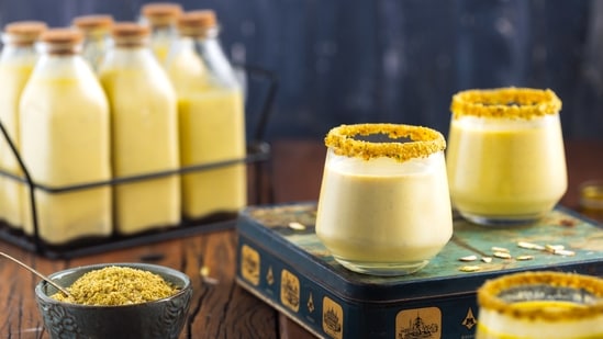 Masala Milk (Chef Sanjyot Keer) Masala Milk (Chef Sanjyot Keer)