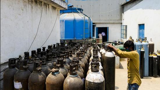 The committee will regularly review the consumption and balance stock of oxygen at hospitals and other health institutions. (Representational photo/AFP) The committee will regularly review the consumption and balance stock of oxygen at hospitals and other health institutions. (Representational photo/AFP)