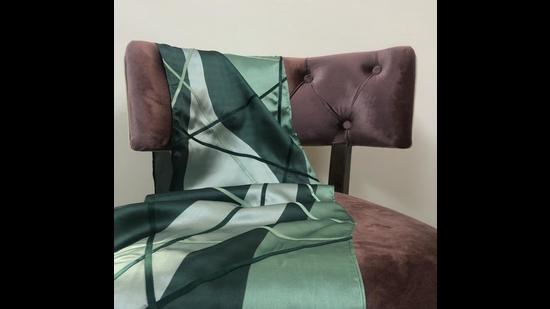Two tone scarf by Siddhant Agrawal Two tone scarf by Siddhant Agrawal