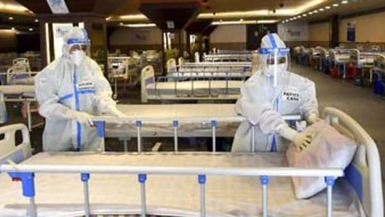 The state control room records indicate that the district on Thursday witnessed its highest single-day spike of 1,023 cases and eight deaths.(PTI file photo. Representative image) The state control room records indicate that the district on Thursday witnessed its highest single-day spike of 1,023 cases and eight deaths.(PTI file photo. Representative image)