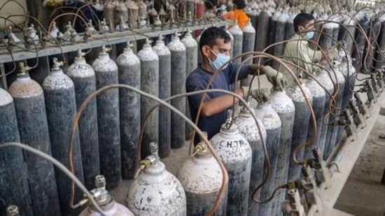 Delhi's Lok Nayak Jai Prakash Narayan (LNJP) Hospital received supplies of oxygen on Sunday. Delhi's Lok Nayak Jai Prakash Narayan (LNJP) Hospital received supplies of oxygen on Sunday.